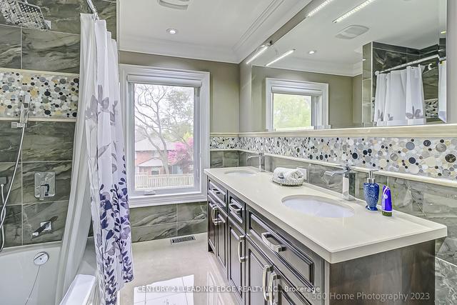 144 Bathgate Dr, House detached with 4 bedrooms, 5 bathrooms and 6 parking in Toronto ON | Image 17