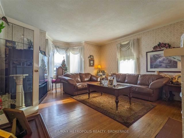 main - 529 Christina St N, House detached with 3 bedrooms, 1 bathrooms and 4 parking in Sarnia ON | Image 6