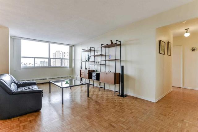 820 - 551 The West Mall, Condo with 2 bedrooms, 1 bathrooms and 1 parking in Toronto ON | Image 2