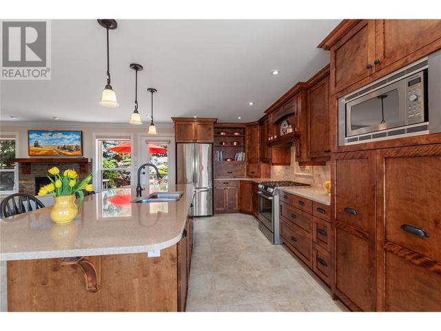 2820 Arawana Road, House detached with 4 bedrooms, 3 bathrooms and 2 parking in Okanagan Similkameen E BC | Image 19