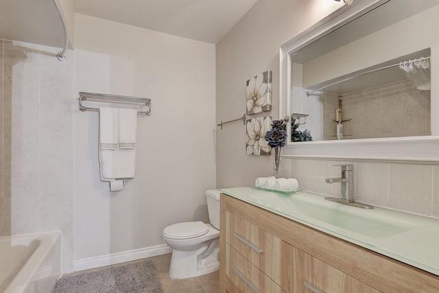809 Military Tr, Townhouse with 3 bedrooms, 3 bathrooms and 1 parking in Toronto ON | Image 11