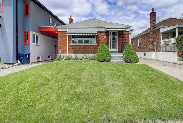 118 Hendon Ave, House detached with 2 bedrooms, 2 bathrooms and 4 parking in Toronto ON | Image 1