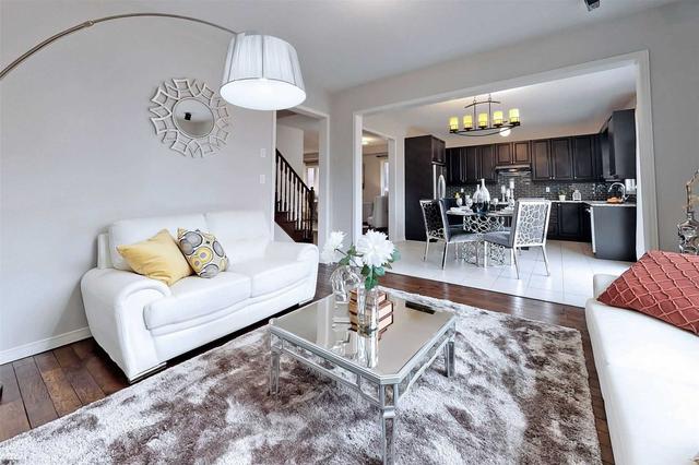 100 Gar Lehman Ave, House detached with 4 bedrooms, 3 bathrooms and 4 parking in Markham ON | Image 2