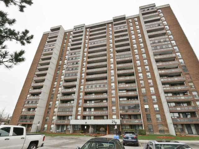 201 - 21 Knightsbridge Rd, Condo with 3 bedrooms, 2 bathrooms and 1 parking in Brampton ON | Image 1