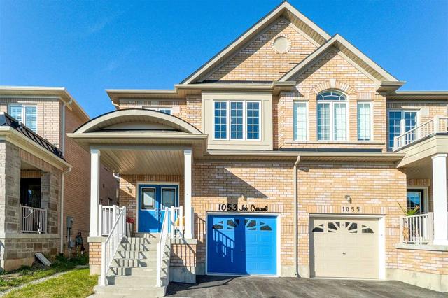 1053 Job Cres, House semidetached with 4 bedrooms, 3 bathrooms and 2 parking in Milton ON | Image 1