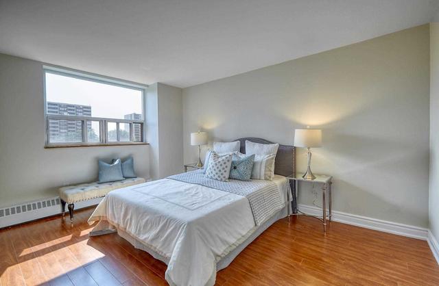 405 - 10 Sunrise Ave, Condo with 4 bedrooms, 2 bathrooms and 1 parking in Toronto ON | Image 6