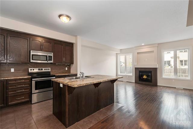 2218 Nantes Street, Townhouse with 3 bedrooms, 3 bathrooms and 3 parking in Ottawa ON | Image 11