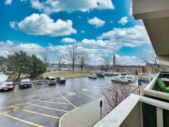 205 - 299 Mill Road Rd, Condo with 3 bedrooms, 2 bathrooms and 1 parking in Toronto ON | Image 26
