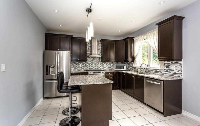 21 Old Cleeve Cres, House detached with 4 bedrooms, 4 bathrooms and 4 parking in Brampton ON | Image 7