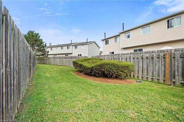 10 - 6910 Kalar Rd, Townhouse with 3 bedrooms, 2 bathrooms and 2 parking in Niagara Falls ON | Image 13