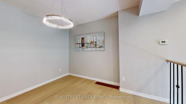 36 - 44 Chester Le Blvd, Townhouse with 3 bedrooms, 2 bathrooms and 2 parking in Toronto ON | Image 4