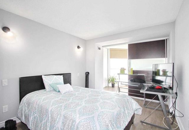 1505 - 8 Lisa St, Condo with 2 bedrooms, 2 bathrooms and 1 parking in Brampton ON | Image 11