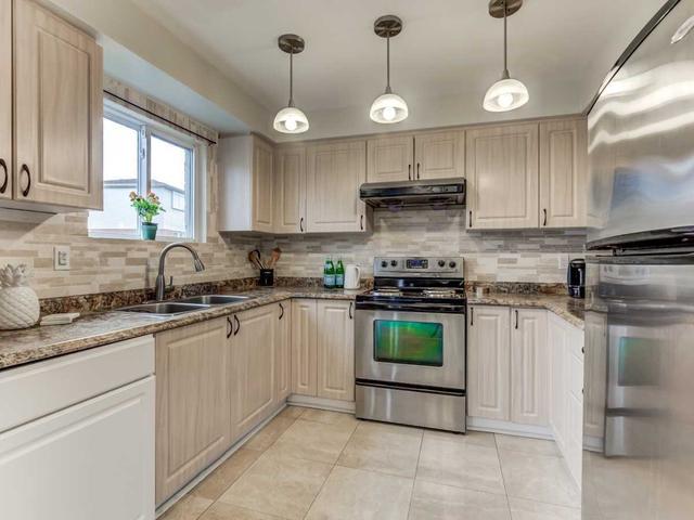181 Hupfield Tr, House detached with 4 bedrooms, 3 bathrooms and 6 parking in Toronto ON | Image 6