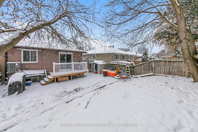 50 Lindsay Ave, House semidetached with 3 bedrooms, 4 bathrooms and 4 parking in Newmarket ON | Image 32