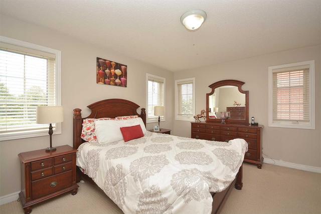 70 Tobermory Cres, House detached with 3 bedrooms, 4 bathrooms and 3 parking in Brampton ON | Image 11