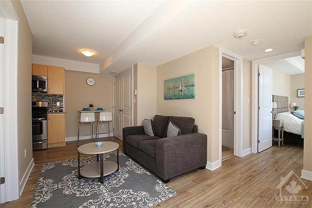 4 - 455 Green Avenue, Condo with 2 bedrooms, 1 bathrooms and null parking in Ottawa ON | Image 3