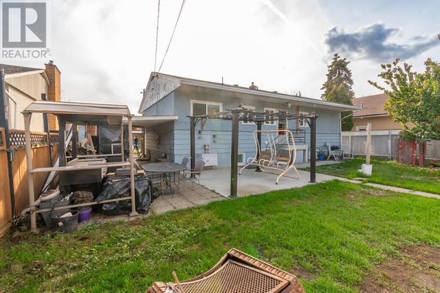 4209 27th Avenue, House detached with 6 bedrooms, 2 bathrooms and 5 parking in Vancouver BC | Image 45