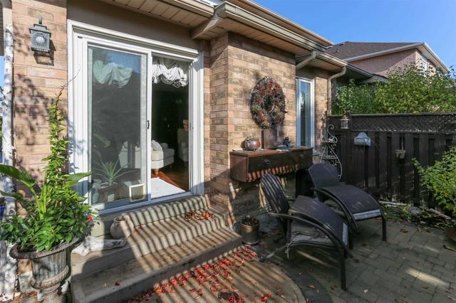 722 Summer Park Cres, House semidetached with 3 bedrooms, 4 bathrooms and 5 parking in Mississauga ON | Image 19