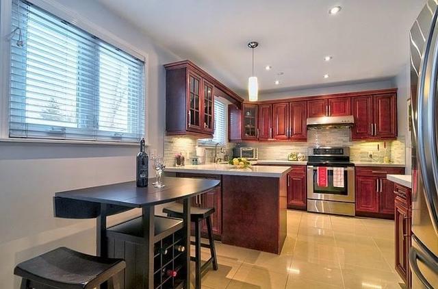 69 Rainier Sq, House detached with 4 bedrooms, 4 bathrooms and 2 parking in Toronto ON | Image 4