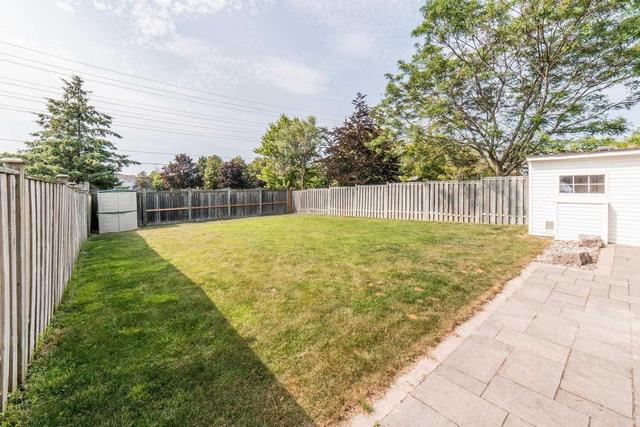 26 Shale Dr, House detached with 5 bedrooms, 4 bathrooms and 4 parking in Ajax ON | Image 19