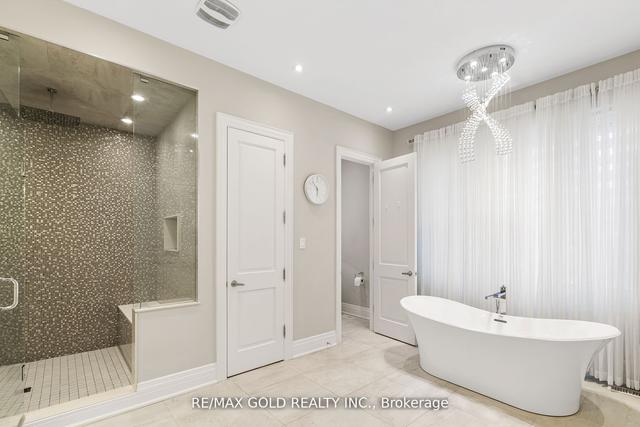 1 Mary Natasha Crt, House detached with 5 bedrooms, 6 bathrooms and 9 parking in Vaughan ON | Image 18