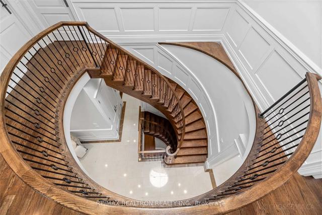 18 Viamede Cres, House detached with 4 bedrooms, 7 bathrooms and 8 parking in Toronto ON | Image 14