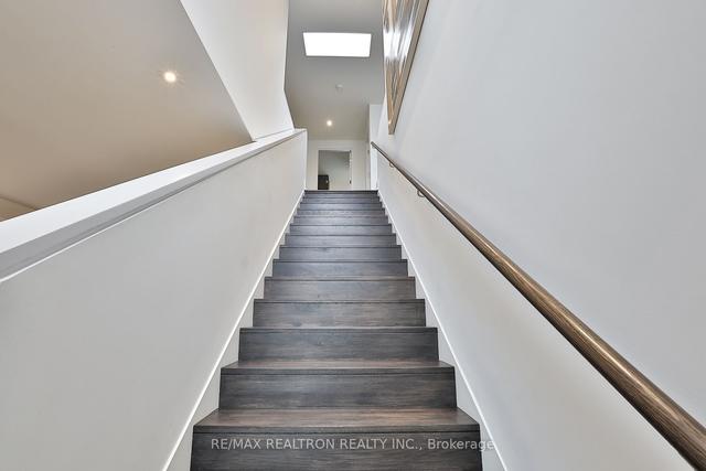 3 Valliere Pl, House detached with 4 bedrooms, 5 bathrooms and 6 parking in Toronto ON | Image 16