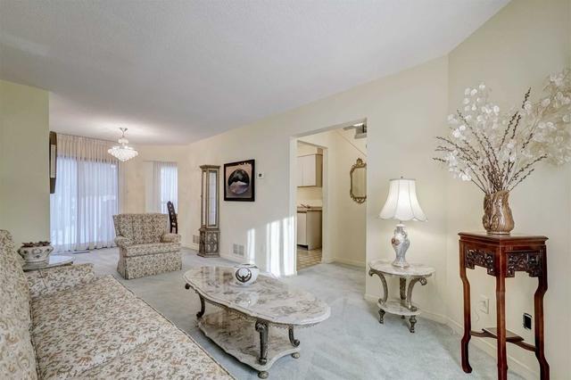 26 Augusta Crt, House attached with 3 bedrooms, 2 bathrooms and 3 parking in Markham ON | Image 37