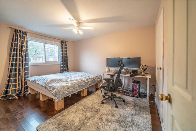 276 Sprucewood Crt, Townhouse with 4 bedrooms, 2 bathrooms and 2 parking in Toronto ON | Image 11
