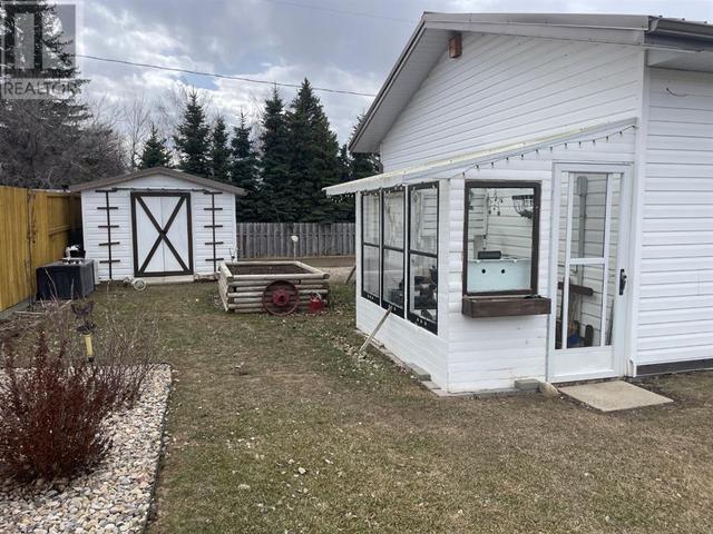 401 9 Avenue, House other with 3 bedrooms, 1 bathrooms and 6 parking in Bassano AB | Image 42