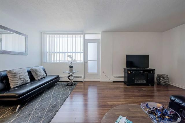 801 - 3105 Queen Frederica Dr, Condo with 2 bedrooms, 1 bathrooms and 1 parking in Mississauga ON | Image 2