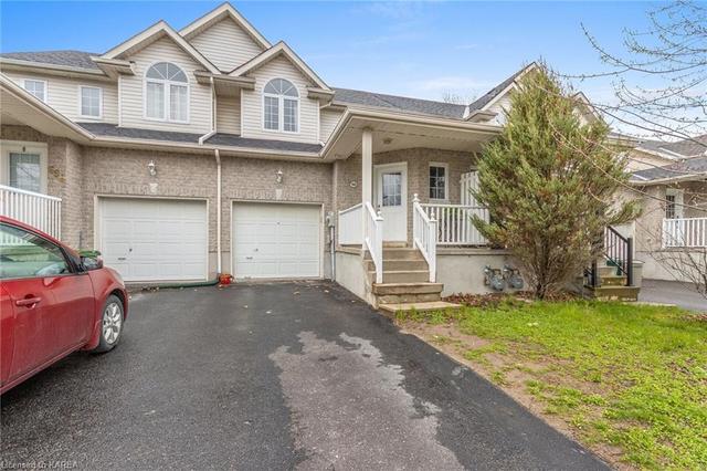 700 Mclean Court, House attached with 3 bedrooms, 1 bathrooms and 3 parking in Kingston ON | Image 1