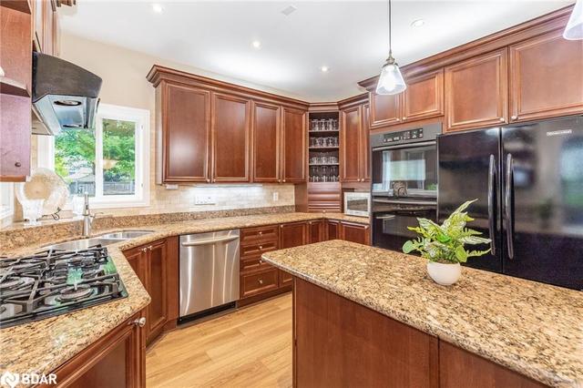 26 Pepin Court, House detached with 5 bedrooms, 4 bathrooms and 6 parking in Barrie ON | Image 11