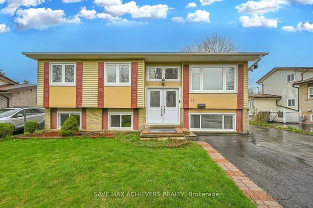 17 Newstead Cres N, House detached with 2 bedrooms, 2 bathrooms and 4 parking in Brampton ON | Image 1
