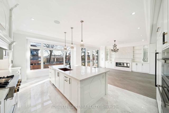 309 Ranee Ave, House detached with 5 bedrooms, 7 bathrooms and 4 parking in Toronto ON | Image 4