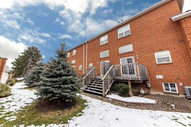 25 Stornwood Crt, Townhouse with 2 bedrooms, 3 bathrooms and 2 parking in Brampton ON | Image 17