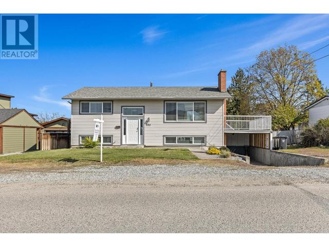 590 Hollydell Road, House detached with 4 bedrooms, 2 bathrooms and 6 parking in Kelowna BC | Image 2