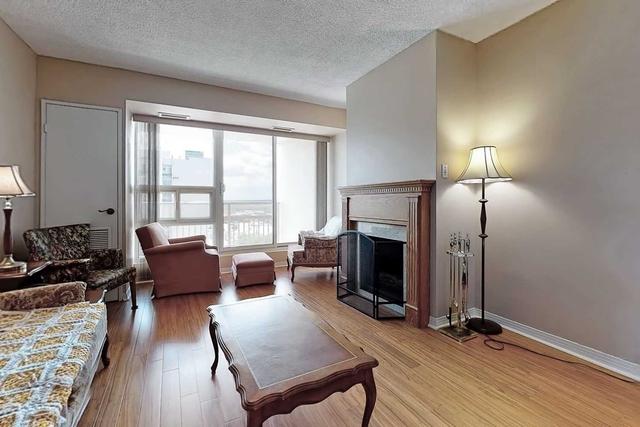 1403 - 1359 White Oaks Blvd, Condo with 3 bedrooms, 2 bathrooms and 1 parking in Oakville ON | Image 5