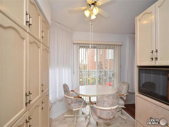 832 Village Green Blvd, Townhouse with 3 bedrooms, 4 bathrooms and 1 parking in Mississauga ON | Image 8