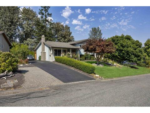 34609 Acorn Avenue, House detached with 3 bedrooms, 3 bathrooms and null parking in Abbotsford BC | Card Image