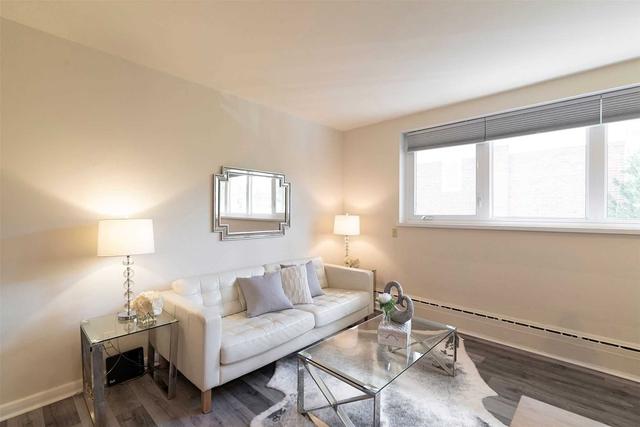 4 - 75 Scarborough Rd, Condo with 2 bedrooms, 1 bathrooms and 1 parking in Toronto ON | Image 14