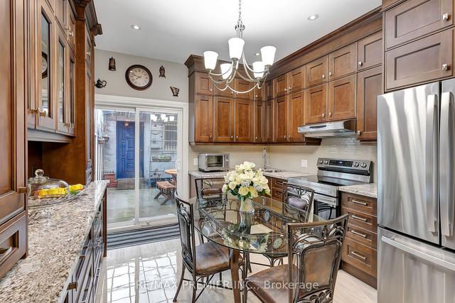 32 Robinson St, House attached with 4 bedrooms, 2 bathrooms and 1 parking in Toronto ON | Image 2