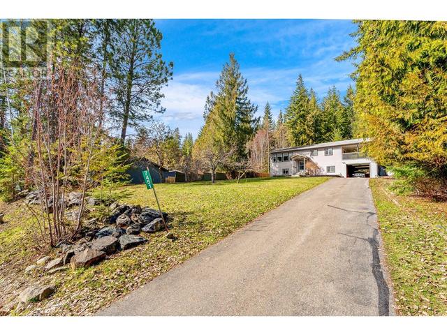 7451 Estate Drive, House detached with 3 bedrooms, 2 bathrooms and 4 parking in Columbia Shuswap F BC | Image 39