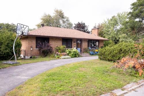1622 Dorion Avenue, House detached with 3 bedrooms, 2 bathrooms and 3 parking in Ottawa ON | Image 1
