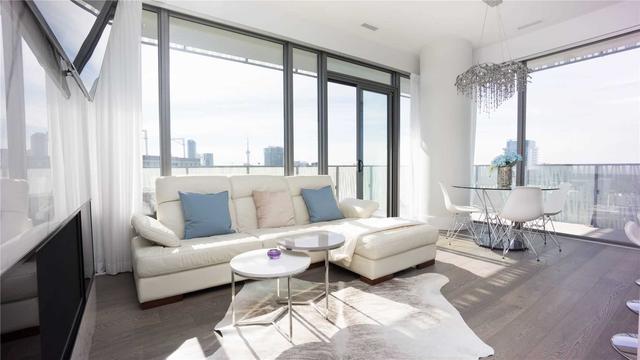lph4902 - 42 Charles St E, Condo with 2 bedrooms, 3 bathrooms and 1 parking in Toronto ON | Image 1