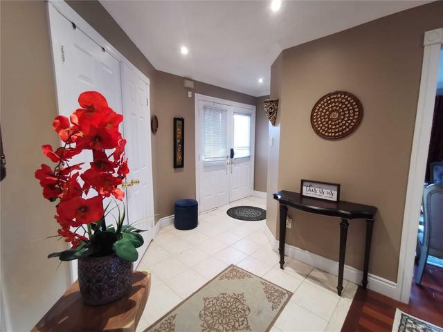 112 Vintage Gate, House detached with 3 bedrooms, 3 bathrooms and 6 parking in Brampton ON | Image 24