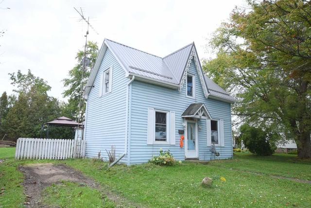 10 Peel St E, House detached with 4 bedrooms, 1 bathrooms and 3 parking in Haldimand County ON | Image 1