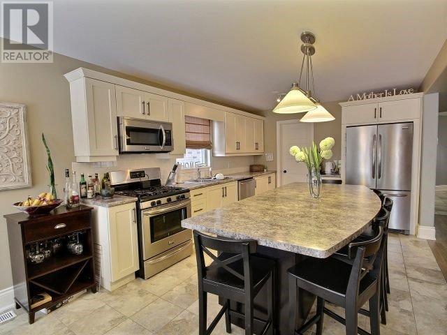 6061 Wiens Blvd, House detached with 4 bedrooms, 4 bathrooms and 4 parking in Niagara Falls ON | Image 8