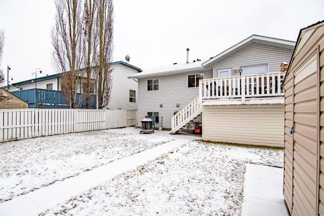 32 Dempsey Street, House detached with 5 bedrooms, 3 bathrooms and 2 parking in Red Deer AB | Image 5