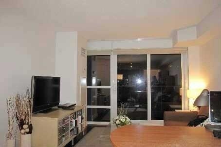 413 - 761 Bay St, Condo with 1 bedrooms, 1 bathrooms and 1 parking in Toronto ON | Image 2